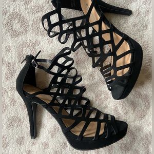 Report black heels